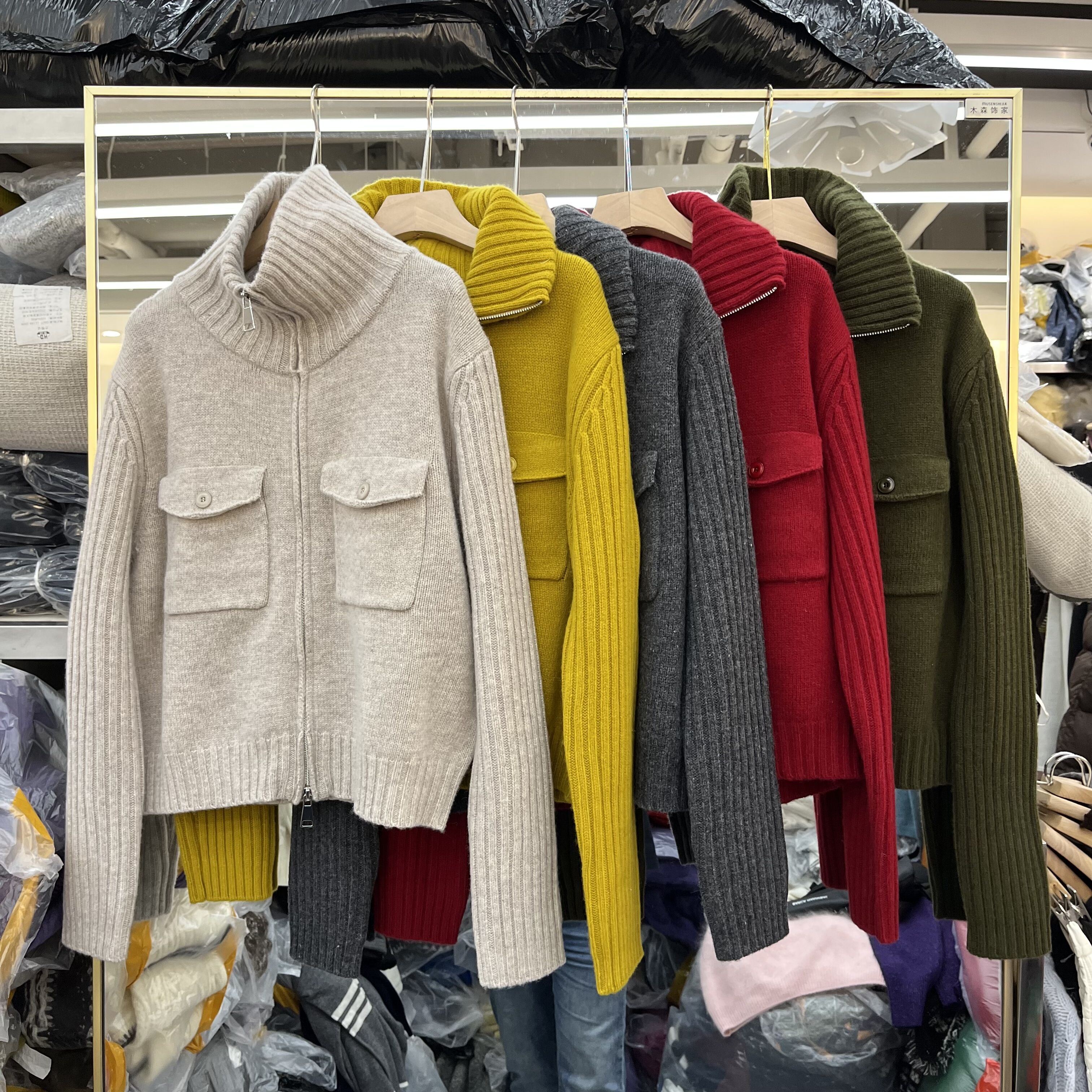 欧洲站2025秋季新款女士双口袋纯色全羊毛拉链开衫欧货宽松针织衫