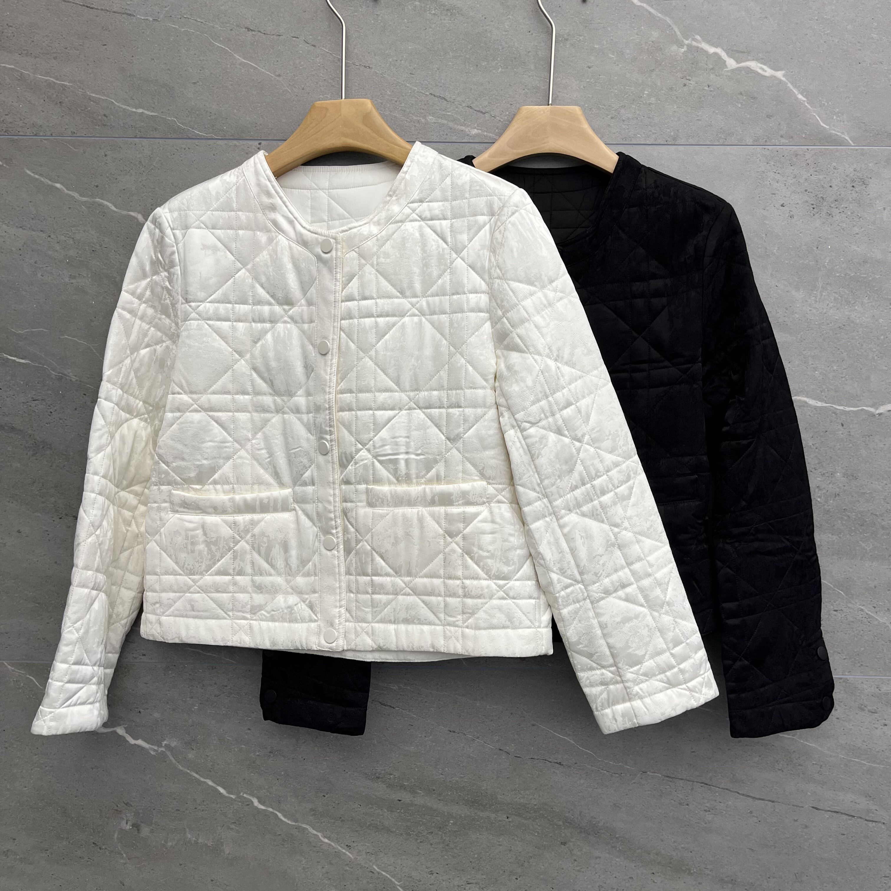 欧洲站2025秋冬新款女士圆领人丝提花刺绣压棉短外套欧货保暖棉服,女装/女士精品,棉衣/棉服,淘宝优惠券,粉丝福利购,淘宝优惠卷