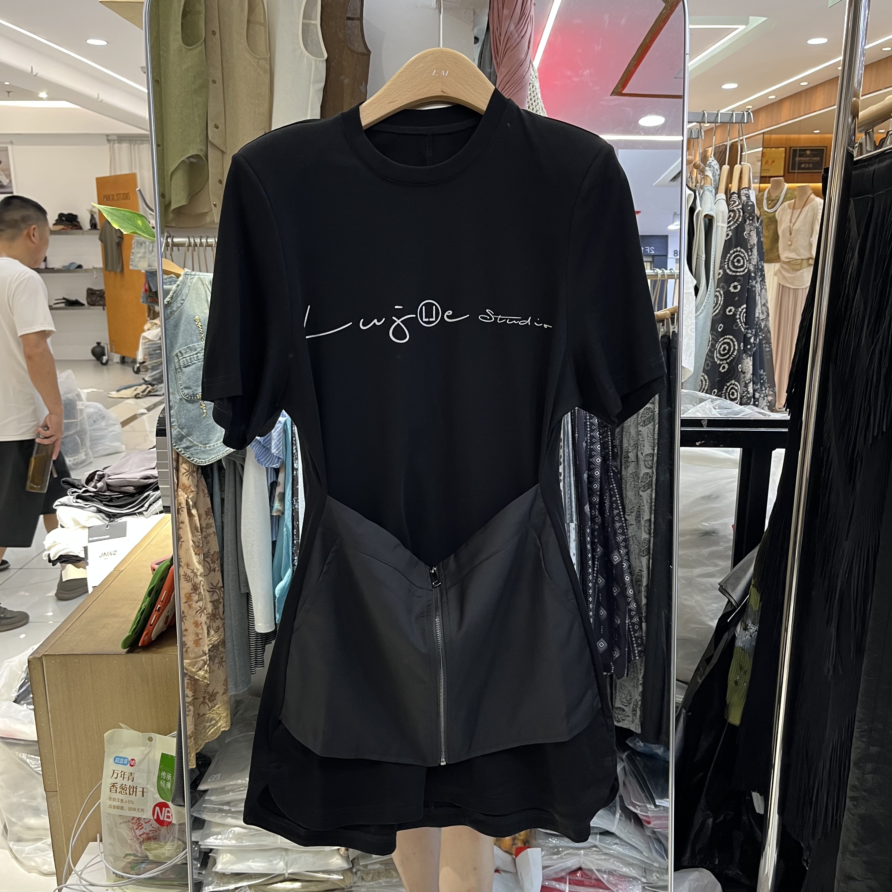 欧洲站2026夏季新款女士圆领垫肩印花假两件短袖连衣裙欧货短裙潮