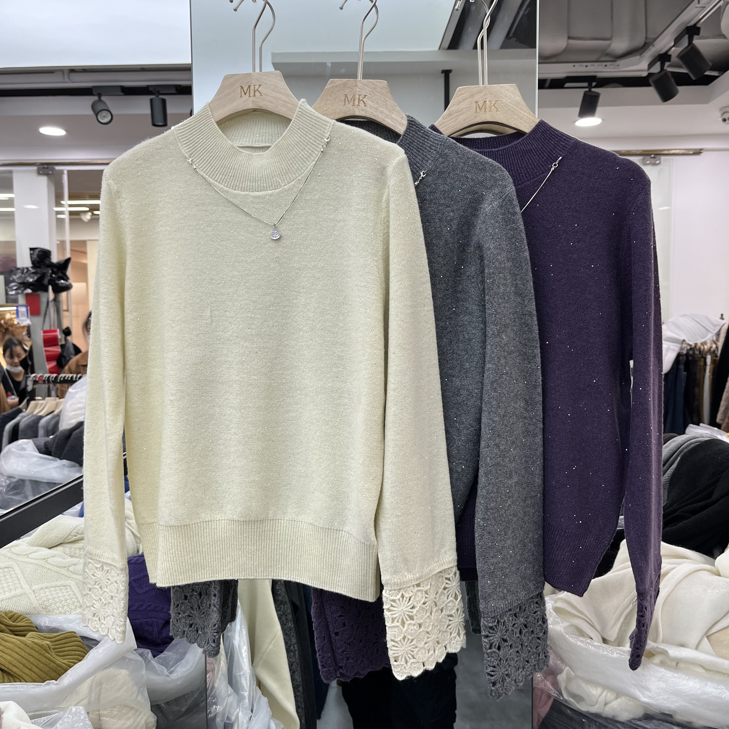 欧洲站2025秋冬新款女士领口亮片羊绒羊毛长袖毛衣欧货时尚针织衫