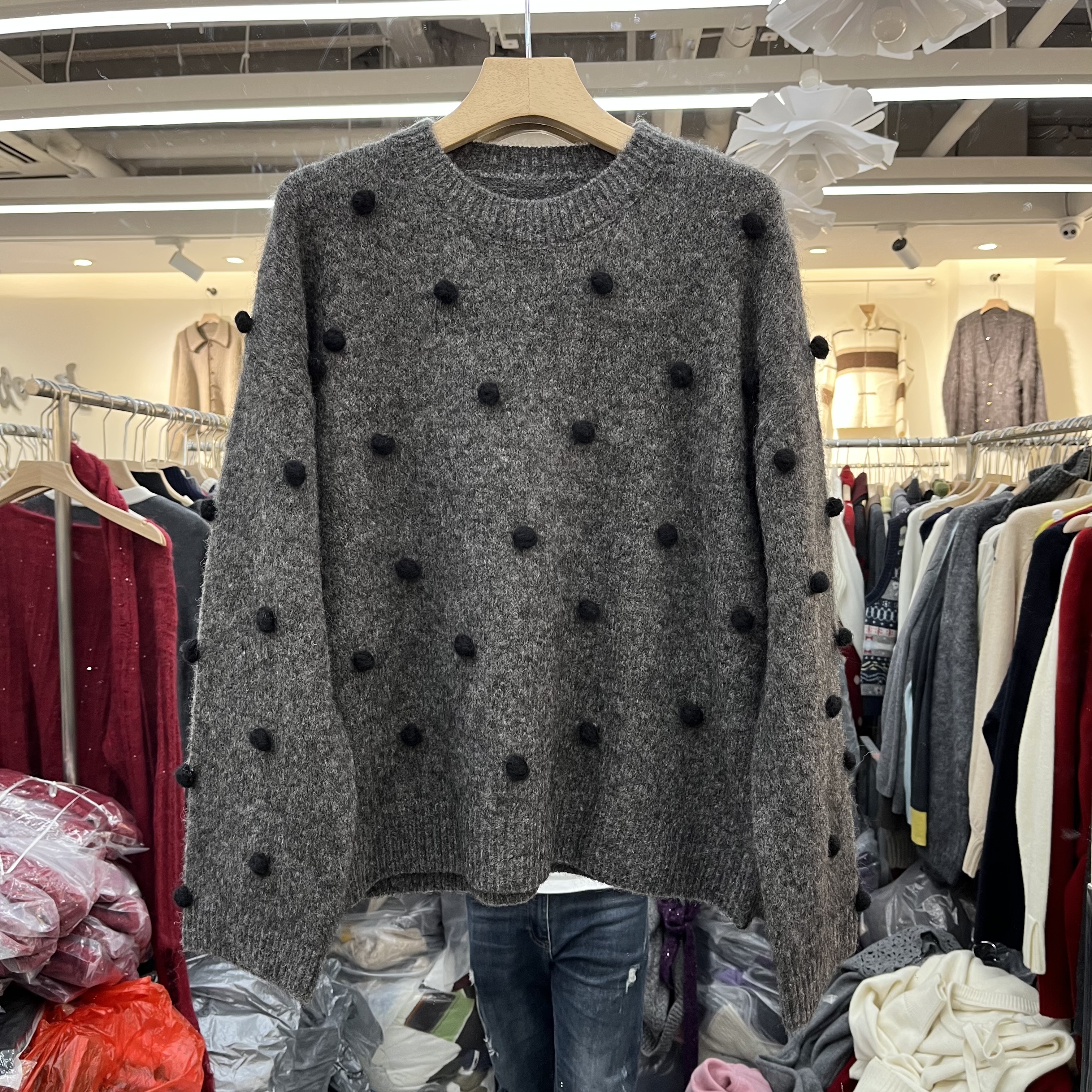 欧洲站2025秋冬新款女士圆领立体球球装饰羊驼毛长袖欧货时尚针织