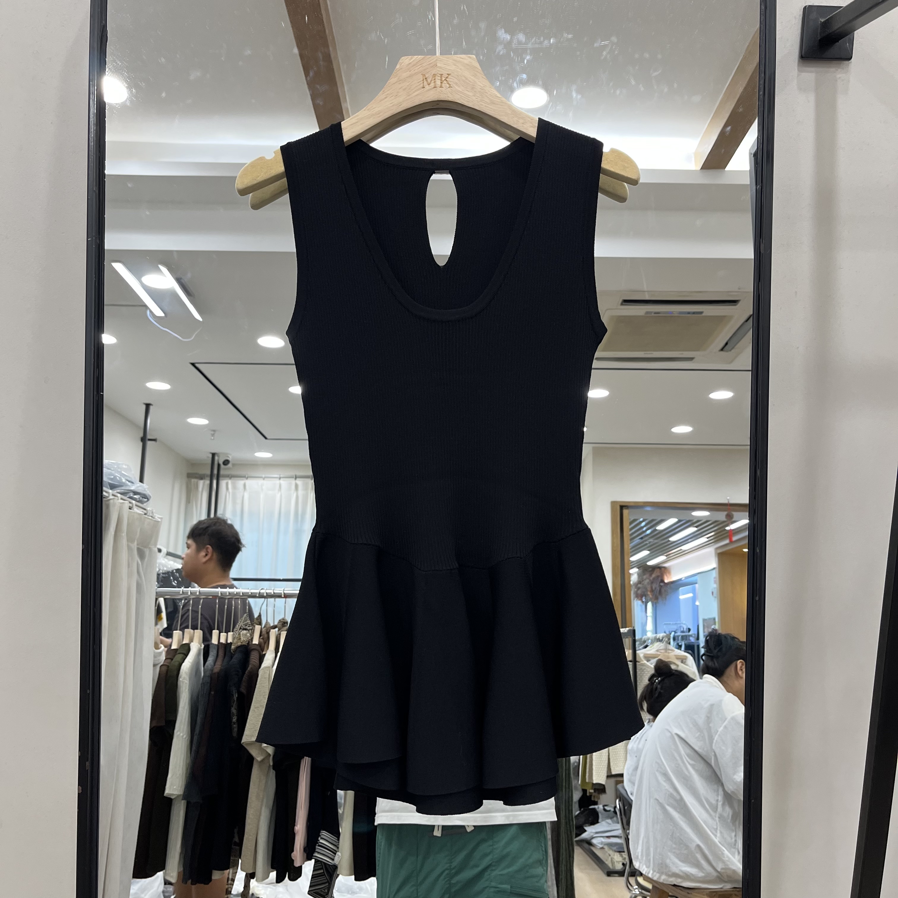 实体店同款2026早秋新款女士圆领纯色冰丝无袖欧货时尚韩版针织衫