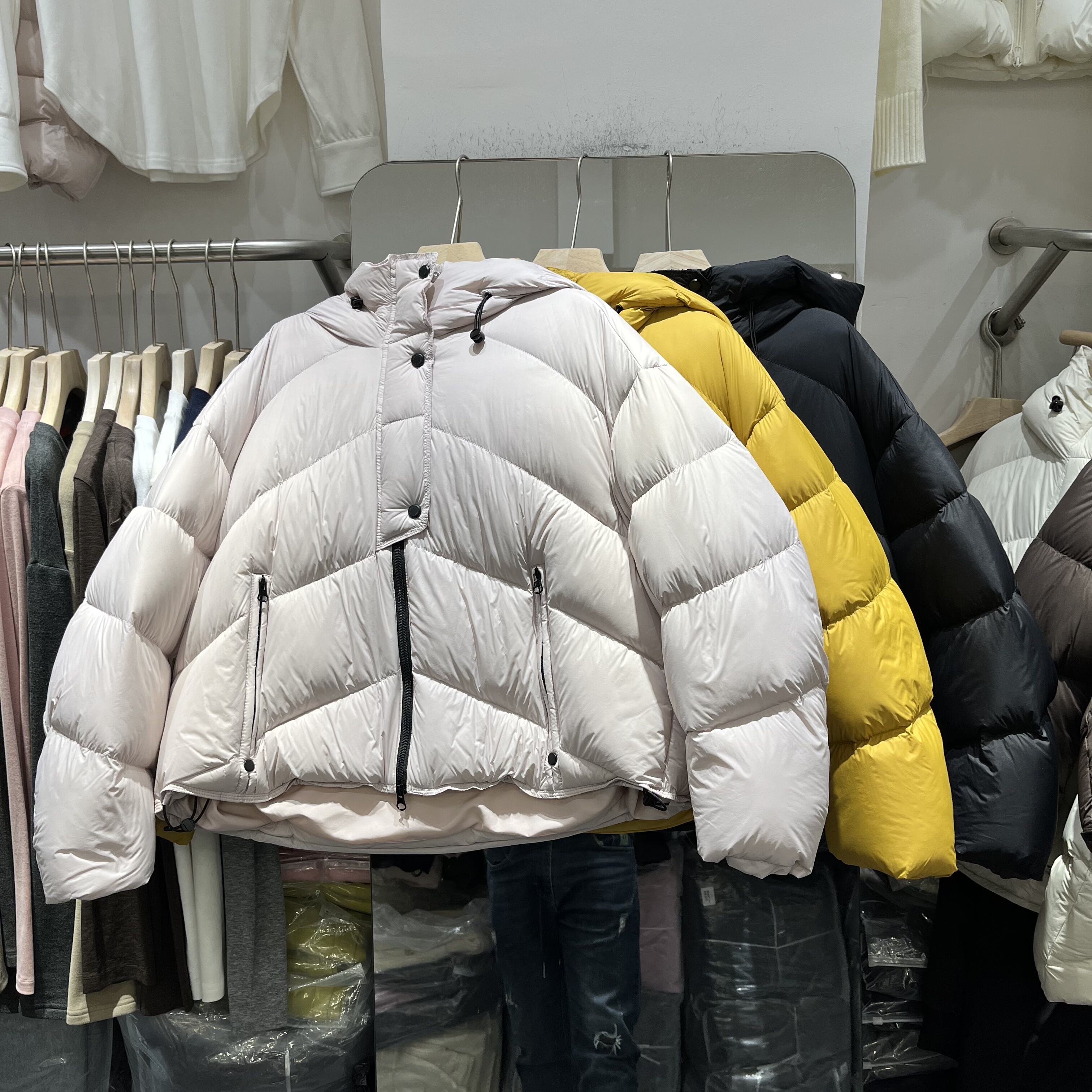 欧洲站2025秋冬新款女士连帽拉链短裤羽绒服欧货宽松保暖时尚外套