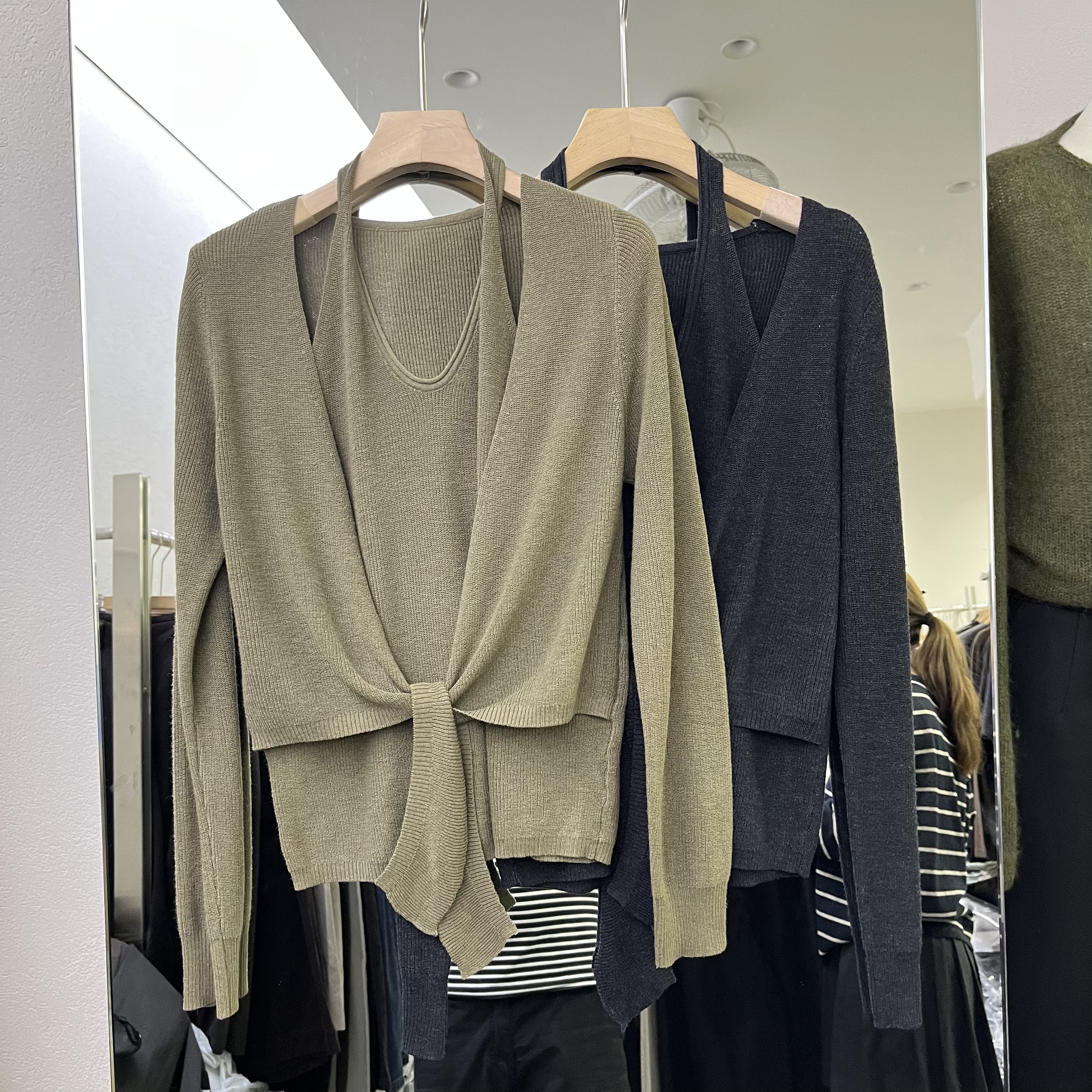 实体店同款2026早秋新款女士挂脖假两件韩版细羊毛长袖欧货针织衫
