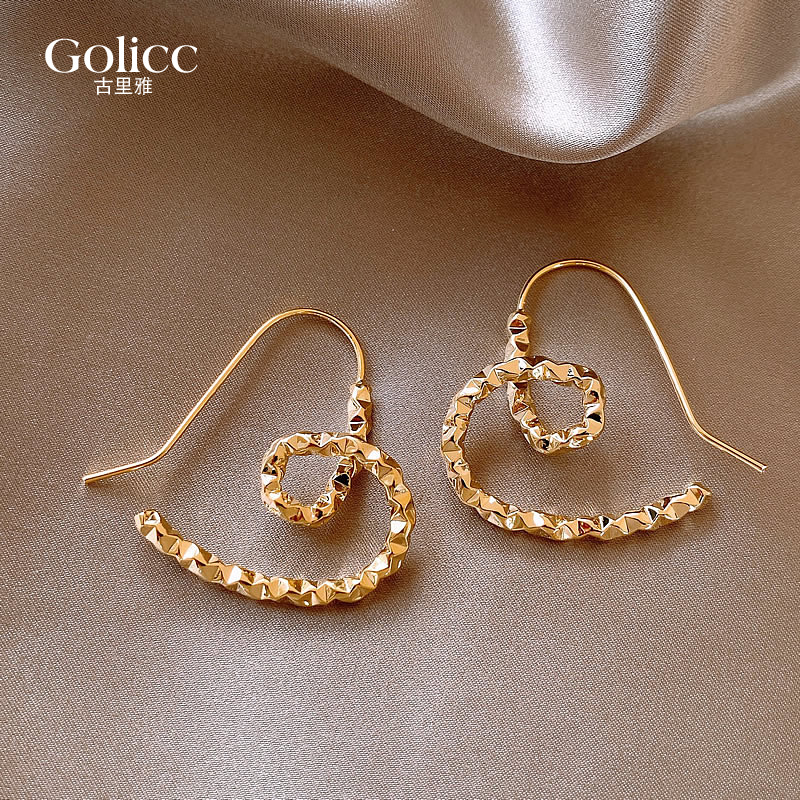 金色爱心耳环高级感小众独特耳钉