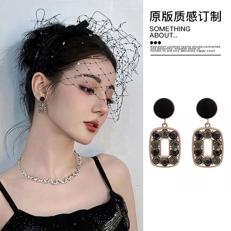 黑色锆石冷淡风耳环女轻奢高级感气质耳钉2025年新款爆款港风耳饰,饰品/流行首饰/时尚饰品新,耳环,淘宝优惠券,粉丝福利购,淘宝优惠卷