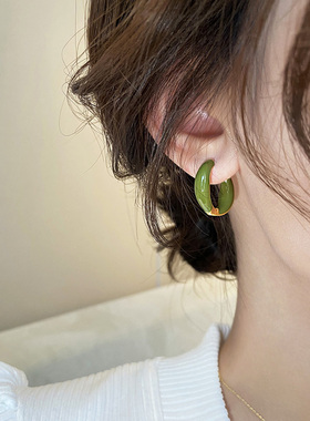 绿色滴釉耳圈耳环女高级感精致耳钉轻奢2026新款爆款素圈耳扣耳饰