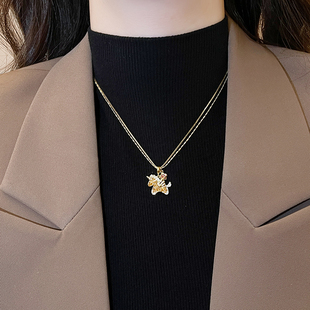 金色小马吊坠珍珠项链女2026新款秋冬毛衣链高级感轻奢小众配饰品