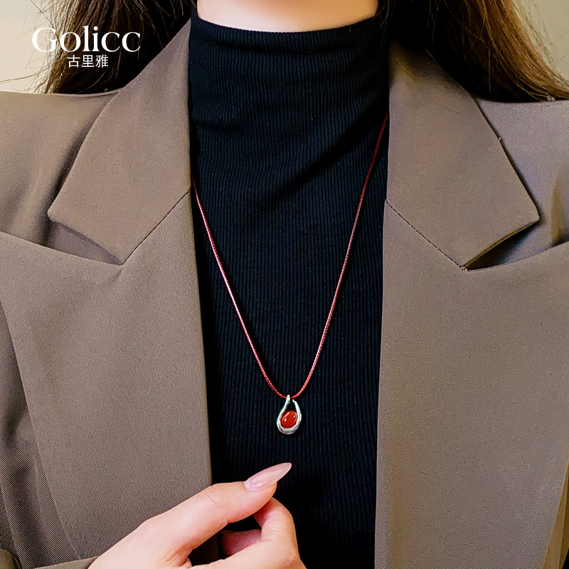 银色不规则玛瑙水滴皮绳长项链