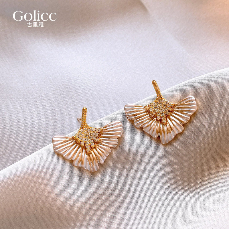 金色微镶花瓣耳环女2026新款爆款耳钉适合冬天的耳饰品高级感轻奢,饰品/流行首饰/时尚饰品新,耳环,淘宝优惠券,粉丝福利购,淘宝优惠卷