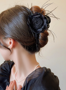 新中式花朵羽毛抓夹发夹女后脑勺2026新款高级感鲨鱼夹子发饰头饰