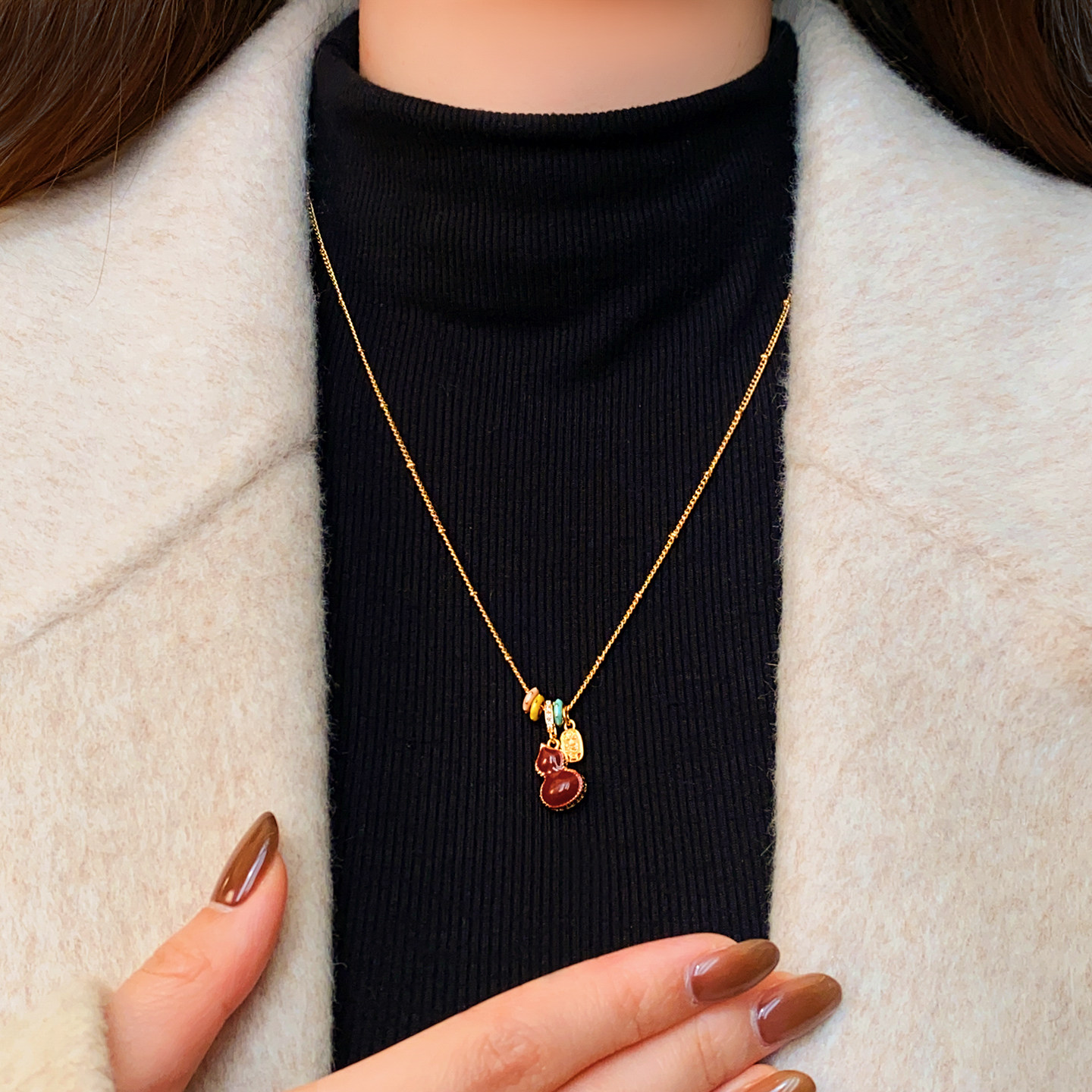 双面红色贝壳招财葫芦吊坠毛衣项链女秋冬配饰轻奢高级感2026新款