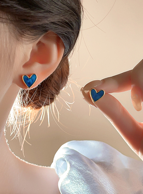 宝蓝色爱心耳钉女2026新款爆款高级感耳环克莱因蓝巨好看耳饰复古