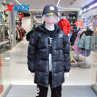 特步儿童羽绒风衣2025冬男童加厚保暖连帽中长羽绒服6754251A4348