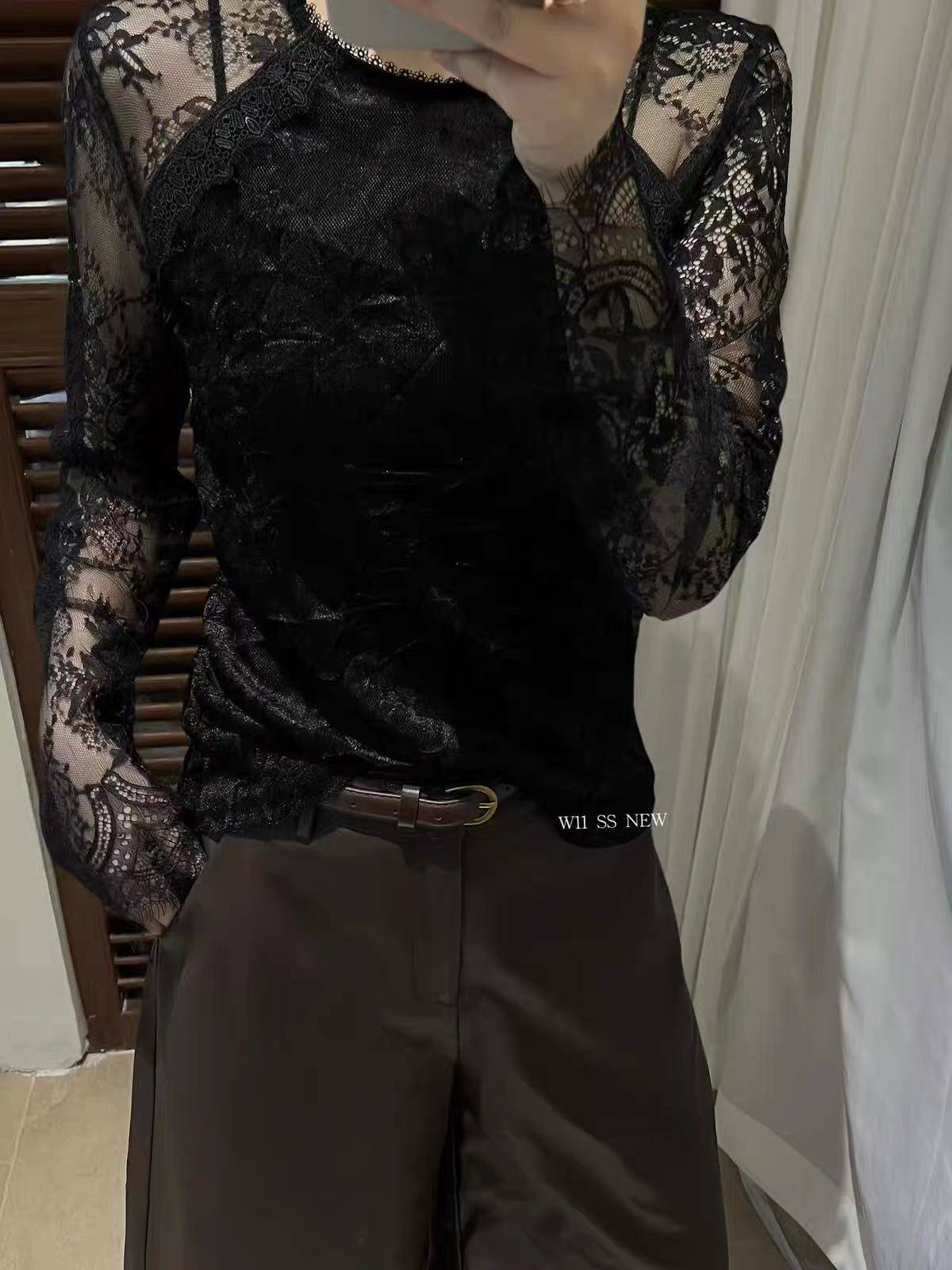 镂空蕾丝袖子拼接褶皱丝绒上衣女