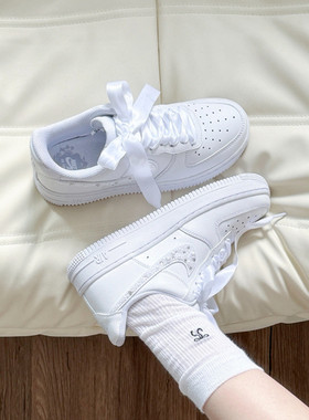 球鞋定制 Nike/耐克 Air Force 1璀璨星辰减龄风空军一号女子板鞋