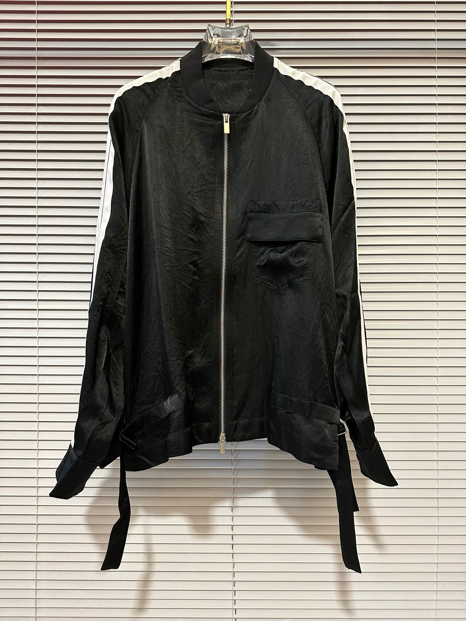 春夏新款宽松休闲男士棒球服潮牌情侣款简约百搭丝绸面料夹克外套