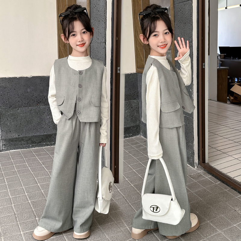 女童春装套装女孩新款洋气儿童春秋款时髦童装时尚西装马甲三件套