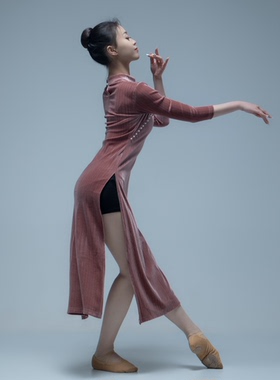 古典舞旗袍声声慢舞蹈服修身滚滚红尘演出服钉珠白珍珠旗袍现代舞