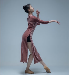 古典舞旗袍声声慢舞蹈服修身 滚滚红尘演出服钉珠白珍珠旗袍现代舞