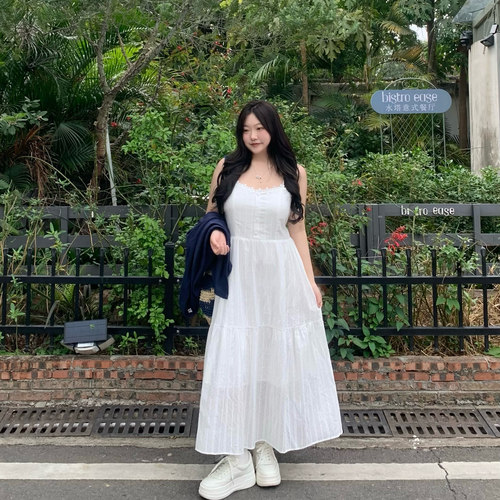 显瘦夏季温柔初恋感白色连衣裙