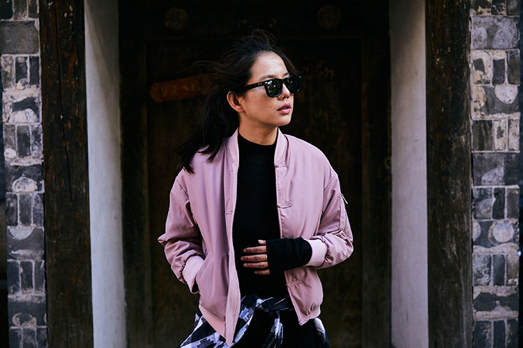 盘扣设计短款薄棉夹克