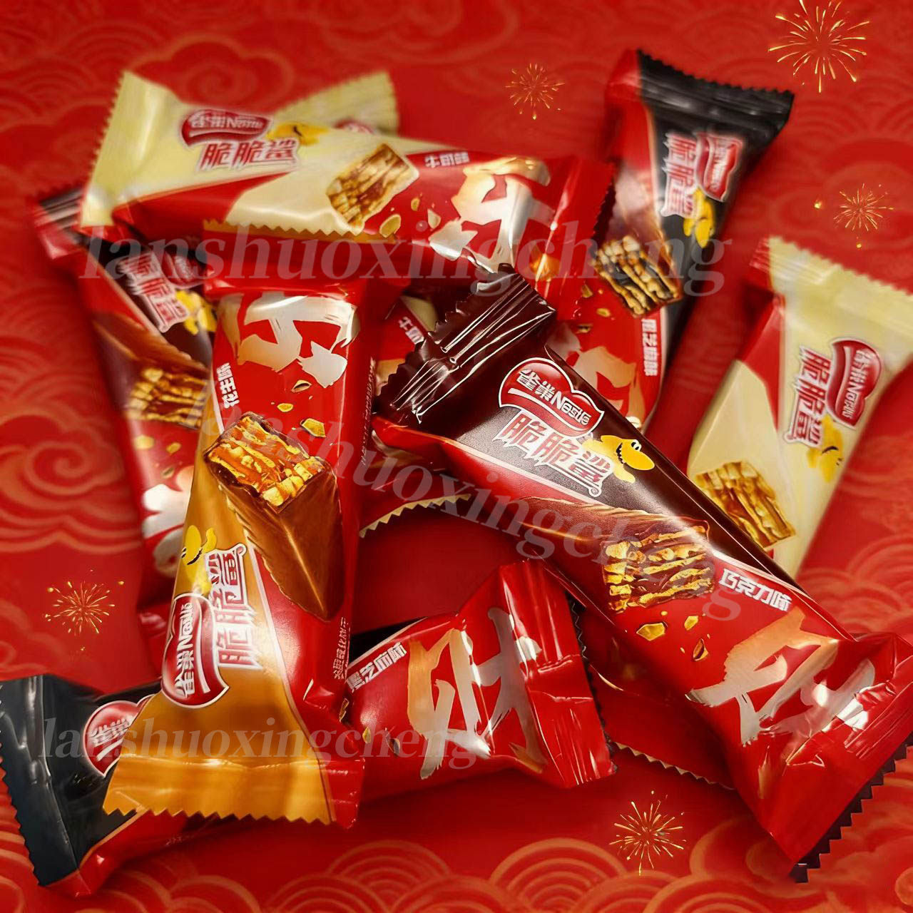 【新年限定款】雀巢脆脆鲨巧克力牛奶威化夹心饼干混合口味