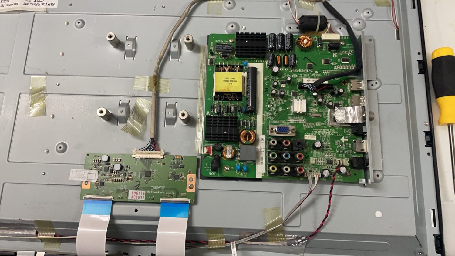 TCL LE32D29 32D8800EDS主板MST6M182VG 4715-M182T9-A2235K01屏