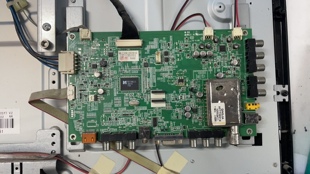 康佳LED32HS05 LED32HS11主板35015527奇美004YT 005YT测好