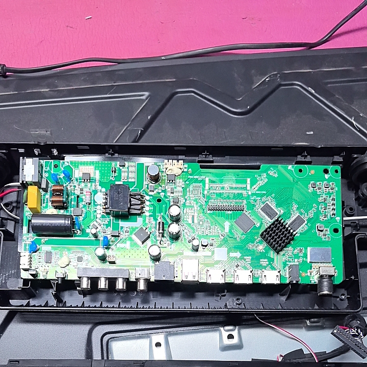 KKTV 主板S.T.CS2352P663机型号JD3201配屏JE315T3HC64F测试