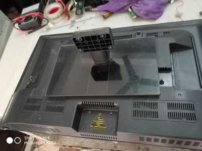 康佳LED32E330CE底座原装拆机带原装螺丝，实物拍摄钢化玻璃底座