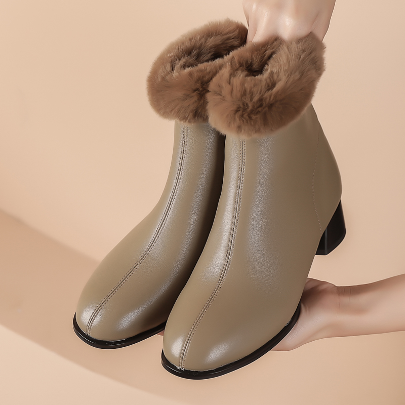 兔毛真皮保暖雪地靴女冬季短靴妈妈棉鞋软底加绒加厚百搭大码靴子