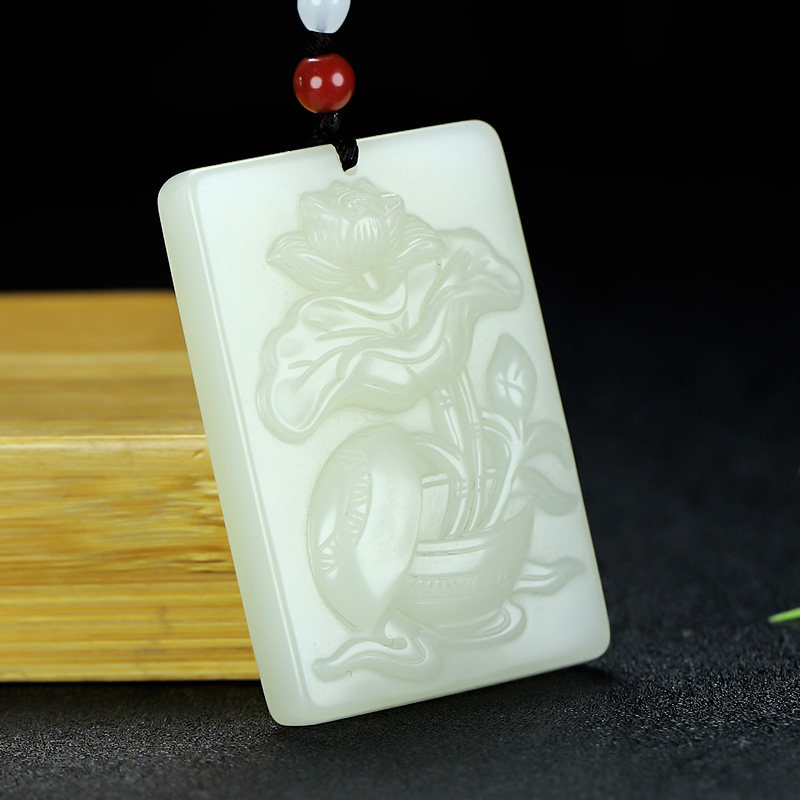 和田玉花开富贵玉佩吊坠新疆玉荷花挂件玉是牡丹花玉坠男女平安牌