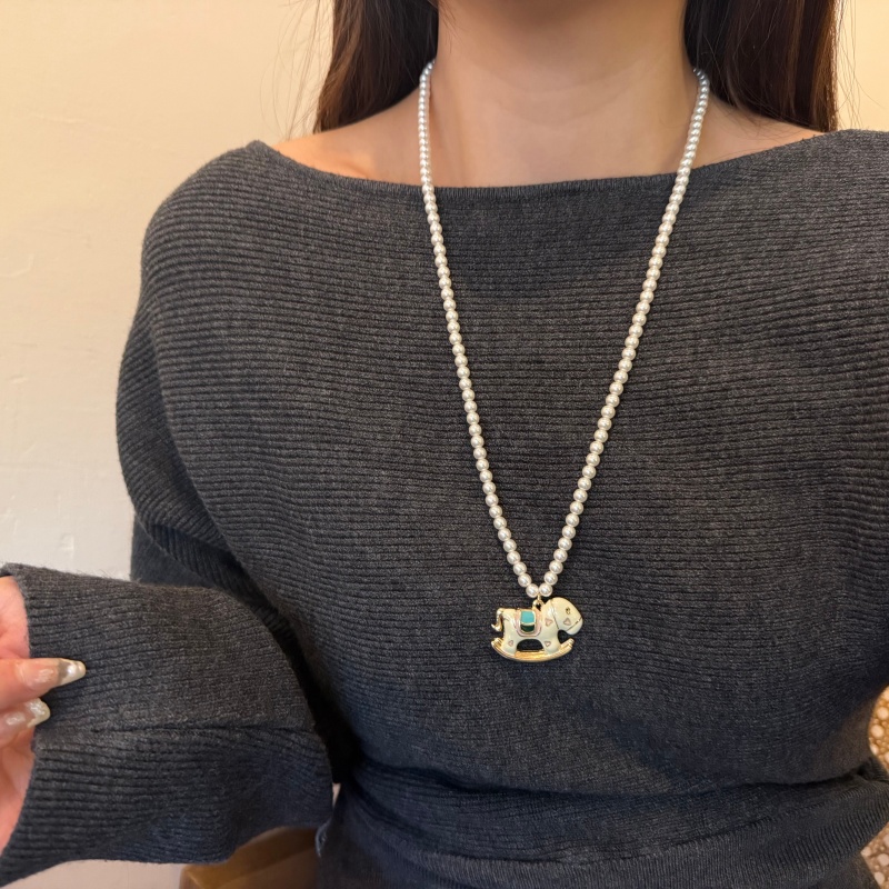 小众设计感小马吊坠珍珠项链女高级百搭时尚个性秋冬新款毛衣链