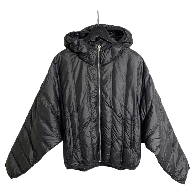 圣迪家女士连帽蝙蝠款轻薄羽绒服对称插袋2444