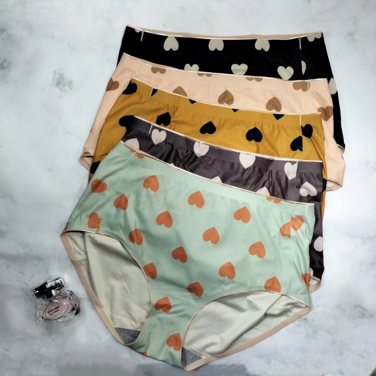 包邮石墨大版磨毛加裆女士内裤