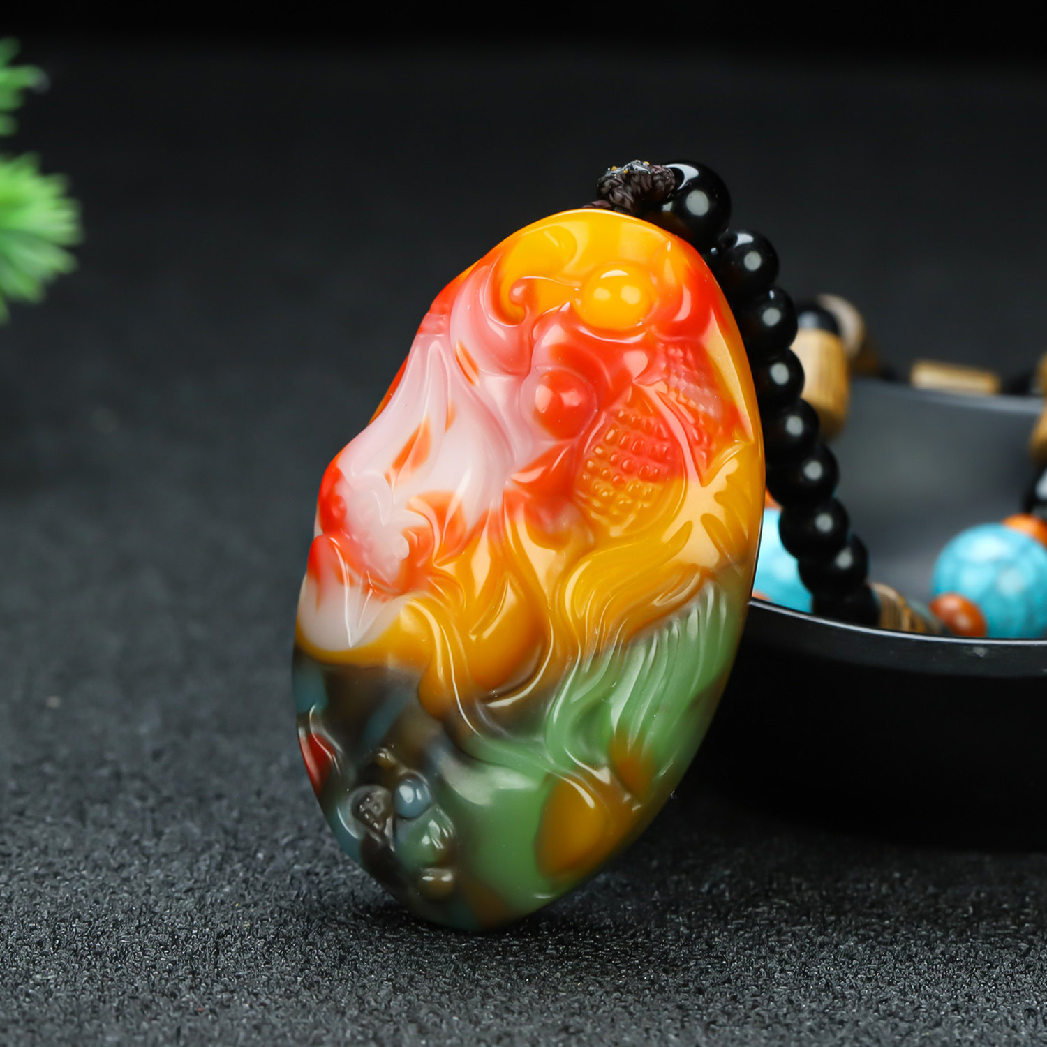 新疆和田彩玉莲年有鱼把件七彩玉年年有余手把件挂件原石鱼把玩件