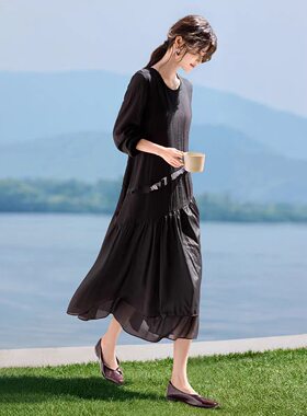 天丝松弛感拼接连衣裙女黑色圆领中长裙气质优雅减龄飘逸