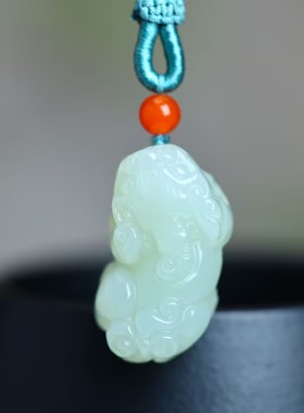 天然和田玉貔貅吊坠男女款小众设计青白色玉石挂件编织绳项链饰品