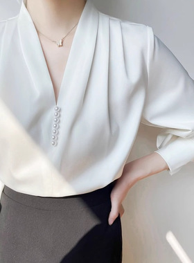 2025春夏新款V领雪纺衬衫女设计感小众百搭上衣OL职业长袖衬衣女