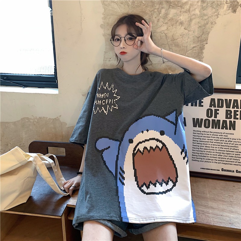 Cartoon shark print loose medium length short sleeve T-shirt