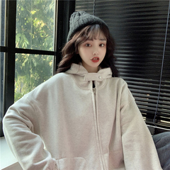 Real shot Plush hooded new sweater with loose locomotive button design