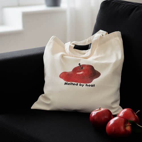 FSK 沙发刺客融化的苹果印花帆布包趣味水果通勤上课手拎布袋