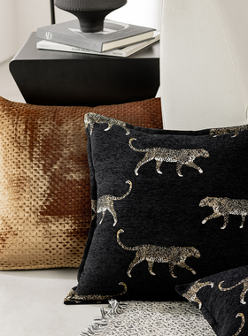 百澜家居YH219黑金色豹子沙发腰靠抱枕高档客厅卧室床头靠垫腰枕