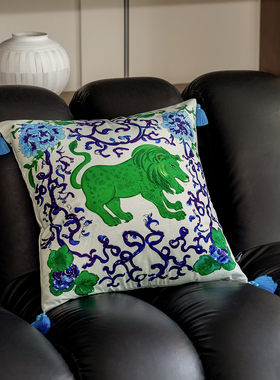 百澜家居YH179蓝绿色复古花与狮子高级氛围感客厅沙发靠垫枕腰枕