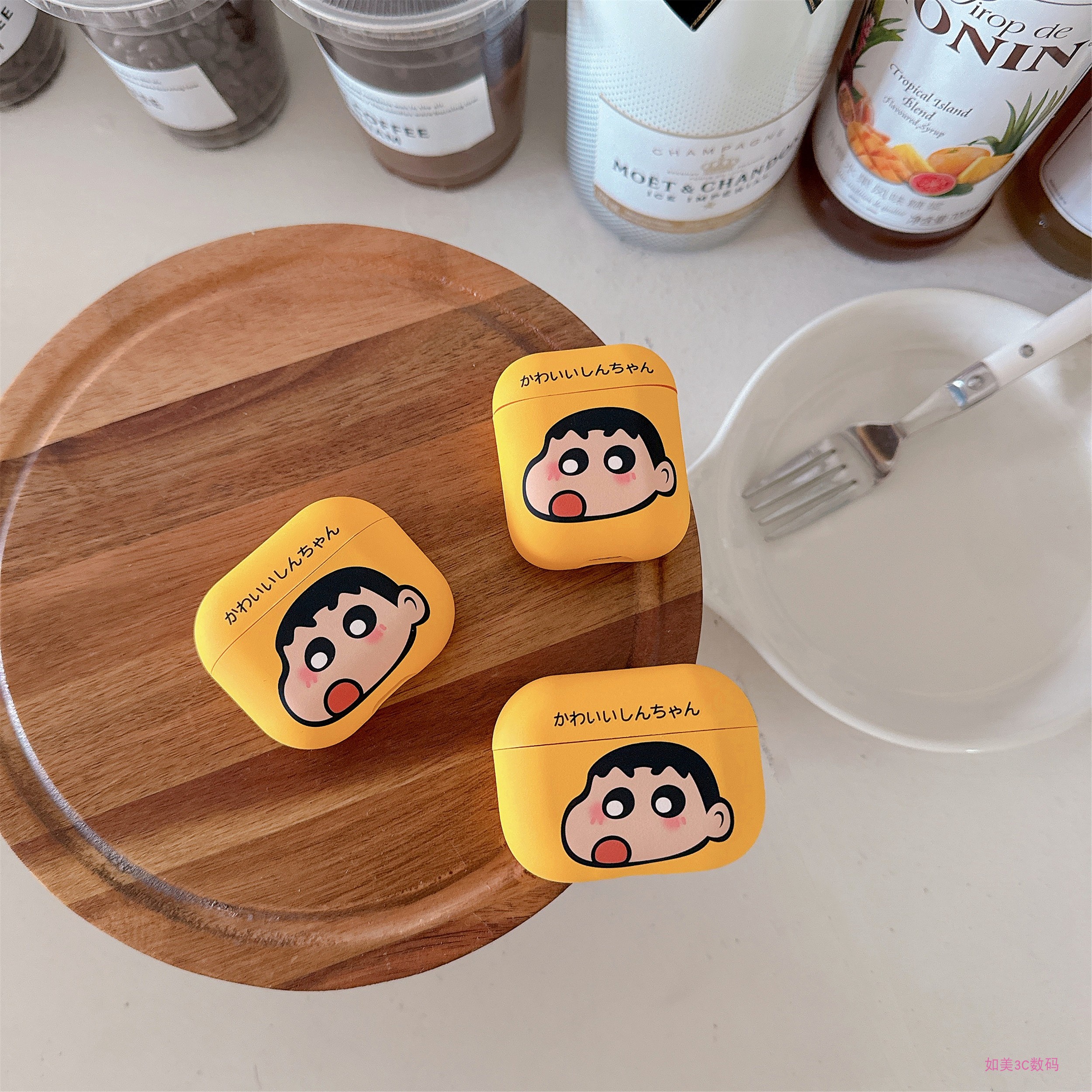 蜡笔小新卡通苹果耳机套