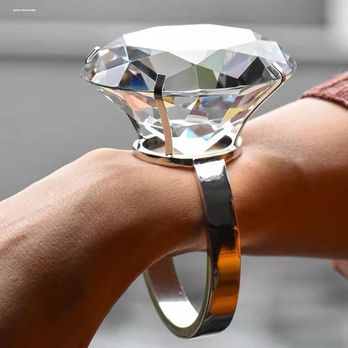 求婚戒指道具搞笑水晶玻璃仿真大钻戒鸽子蛋情侣闺蜜礼物