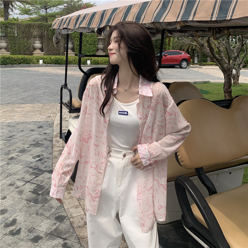 Real price ~ loose and comfortable in summer, versatile floral sunscreen shirt + backing inside and hanging vest outside