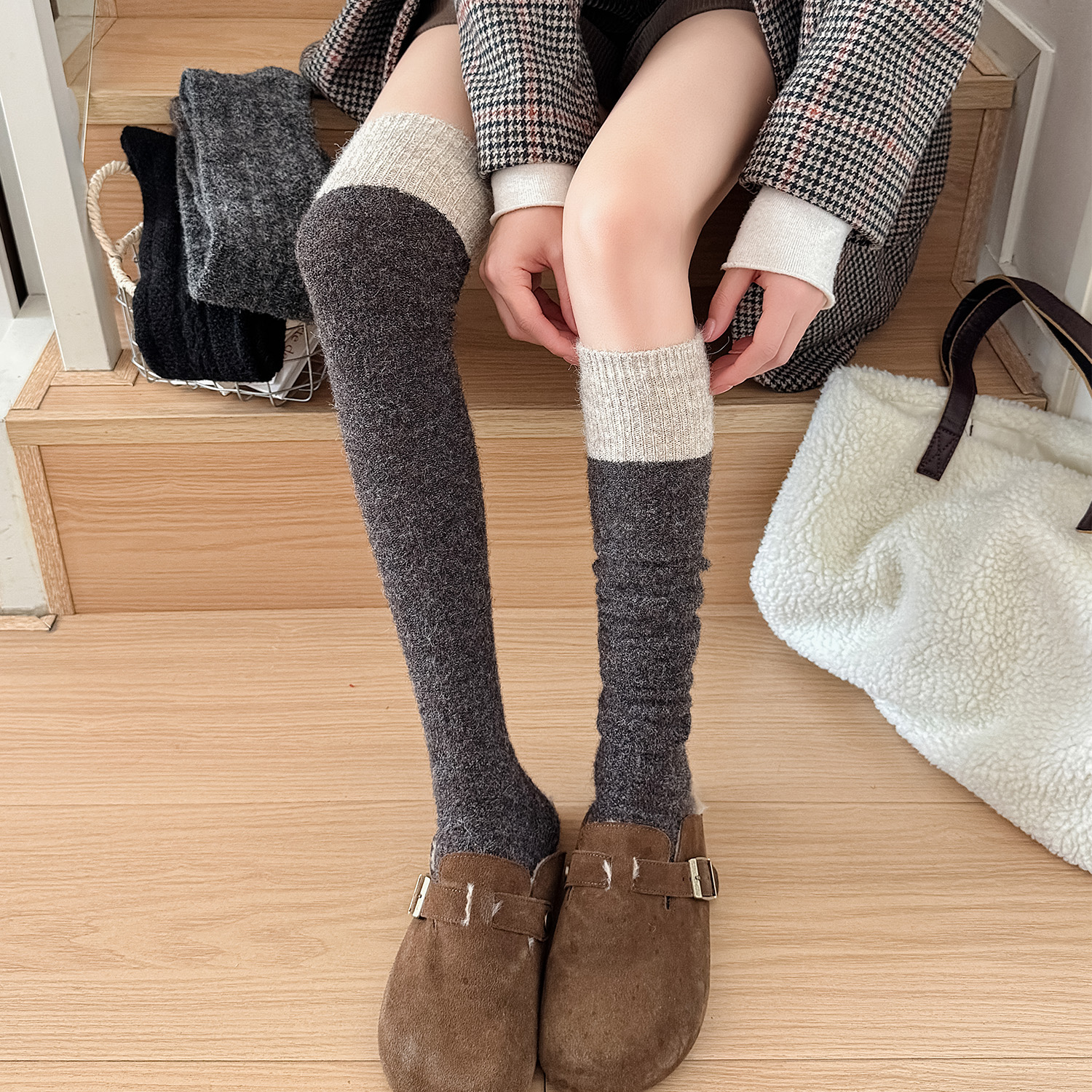 女士纯色冬季毛绒简约复古保暖