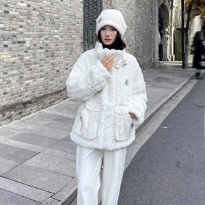 白色羊羔毛外套女冬2023新款仿獭兔毛皮草大衣宽松加厚毛毛绒上衣